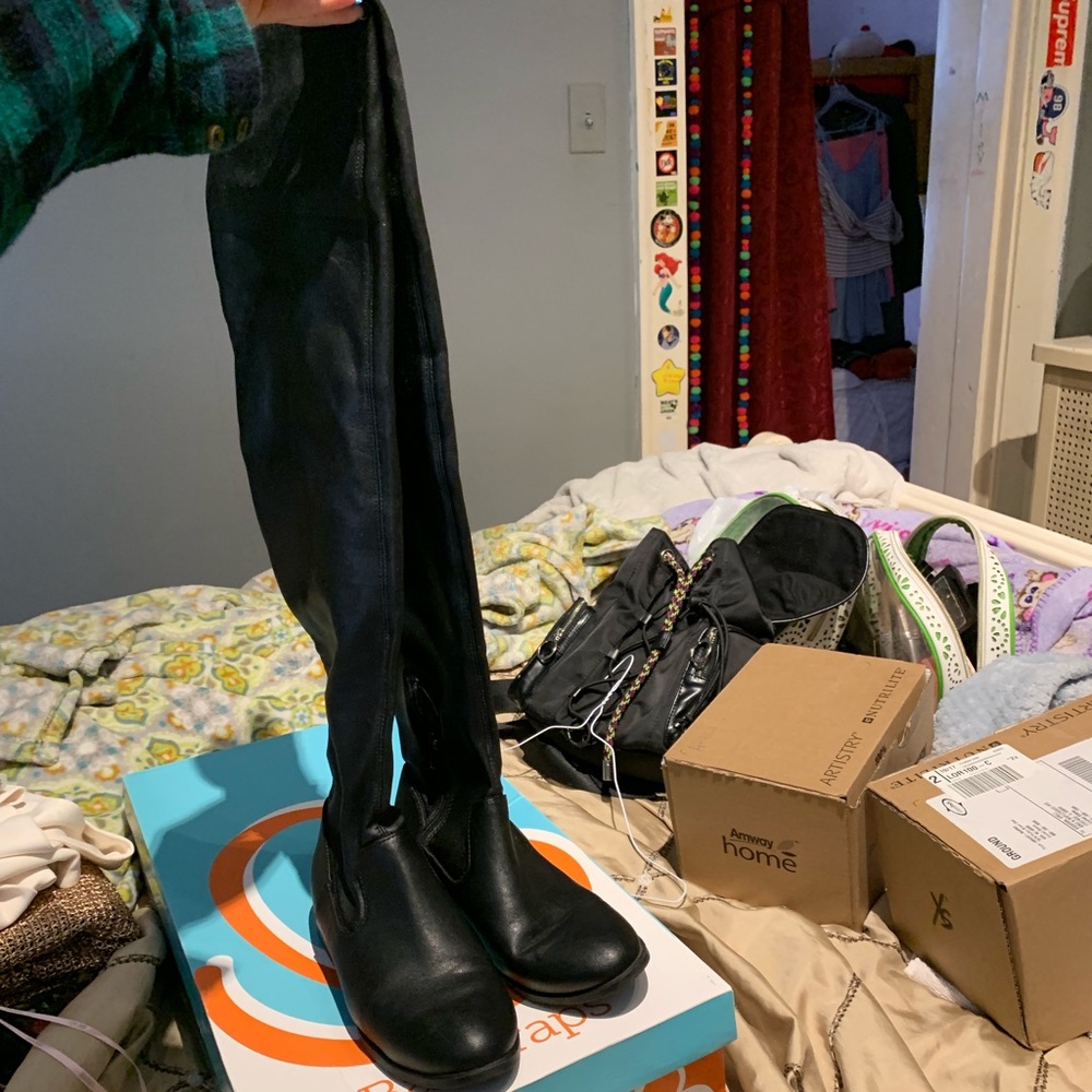 High knee leather boots